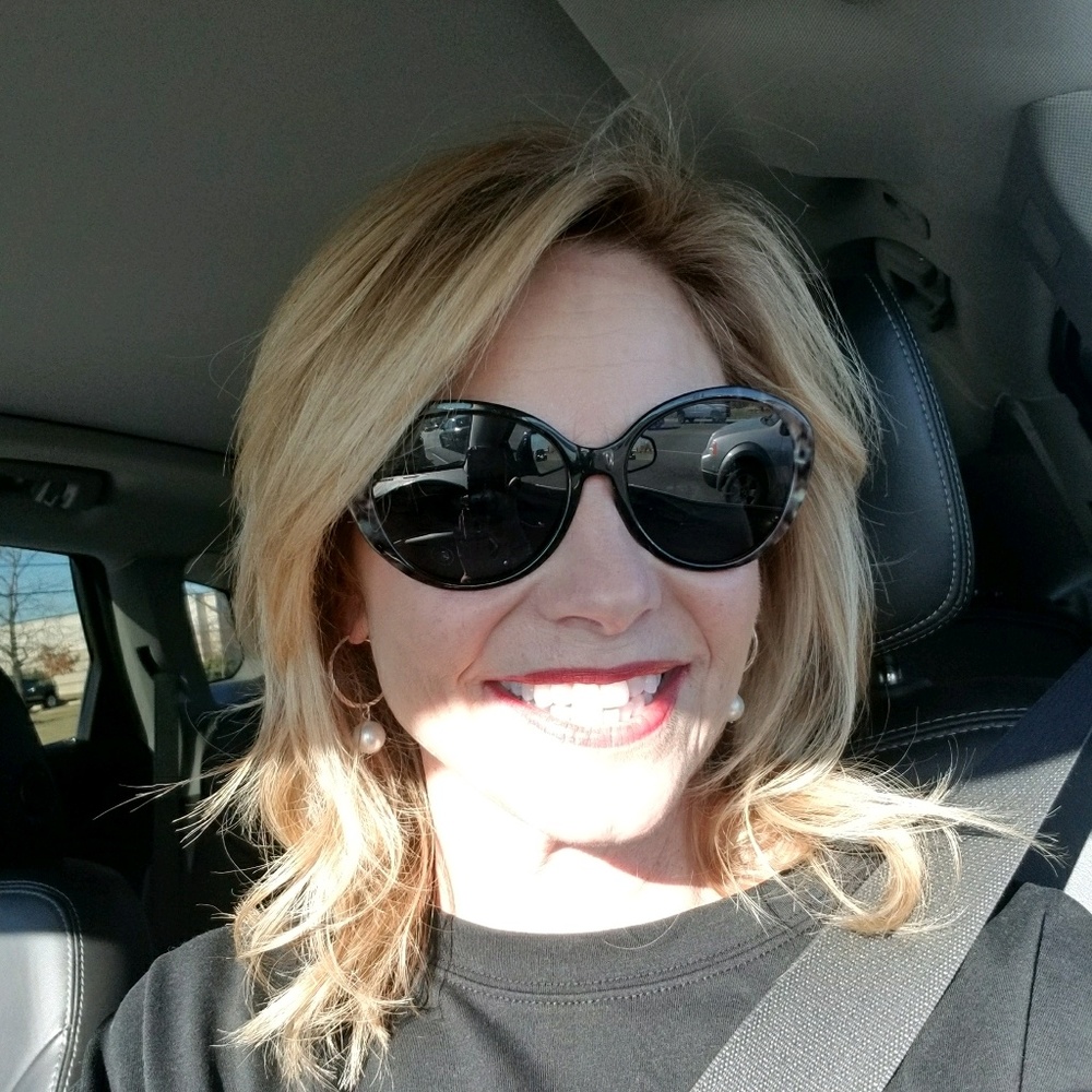 Meet your Posher, Joyce